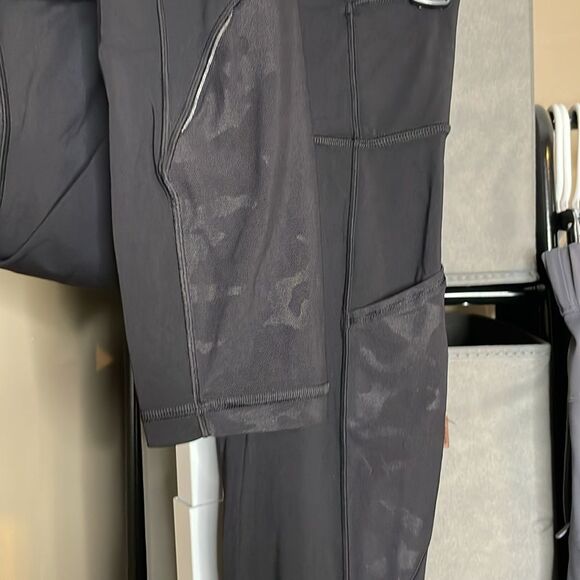 Lululemon Fast and Free Crop 23" Mesh Incognito Camo Emboss Rotated Black 4009 - Picture 3 of 7